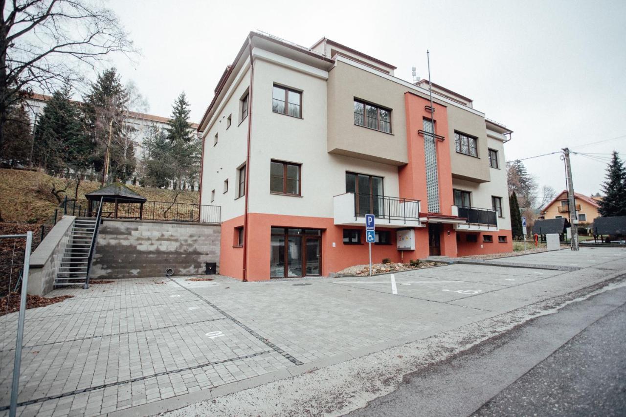 Apartman Vo Vile Kammergraf บันสกา ชีอาว์นีซา ภายนอก รูปภาพ